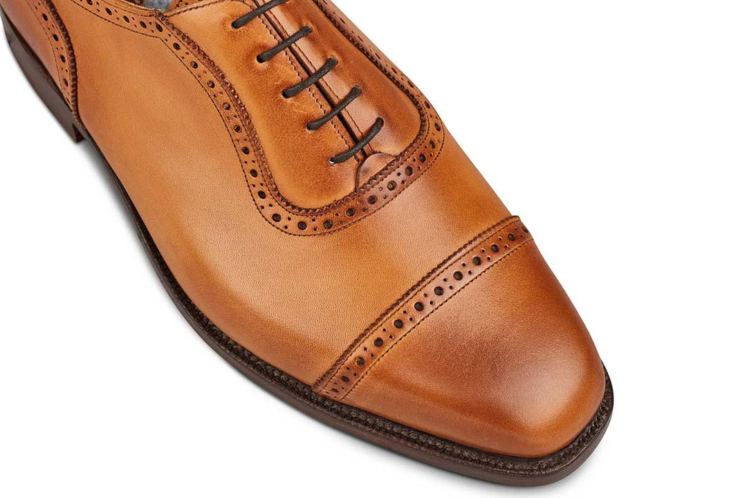 Belgrave Toecap Oxford Town Shoe in 1001 Burnished